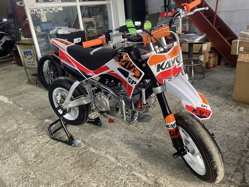 [KY0GP10155-OF/B2] Motocicleta Kayo GP1 - Diseño Especial Motard